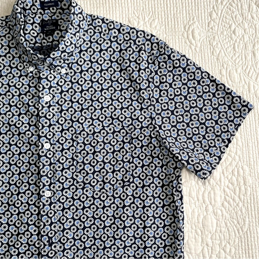 J. CREW Men’s Blue Floral Classic Flex Washed Button Up Short Sleeve Shirt Mediu